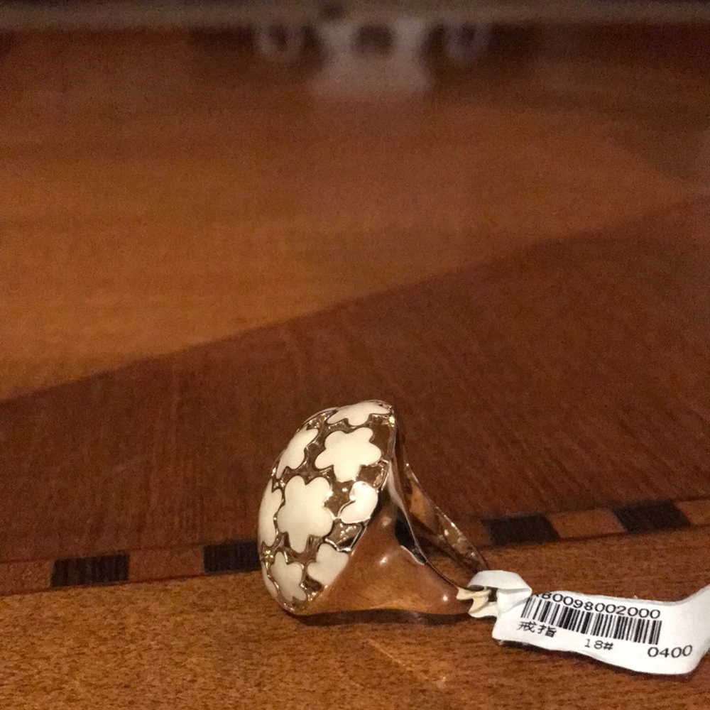 Ring - Picture 3 of 3